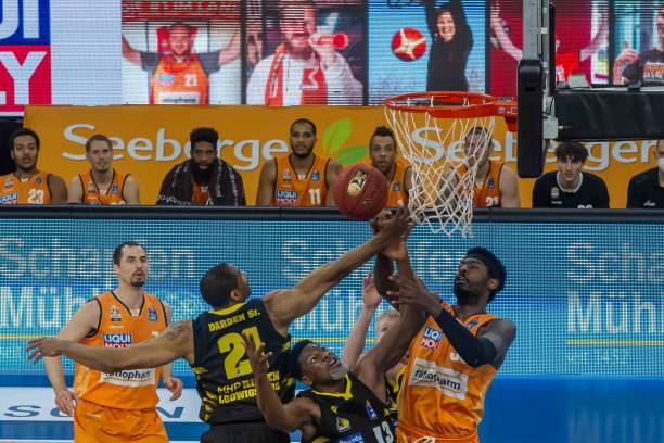 在激烈的竞 在激烈的竞